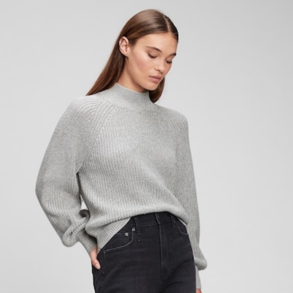 Gap mock neck shaker stitch sweater. Size small. NWT